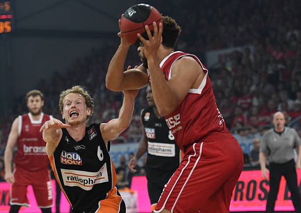 面对更强大 面对更强大