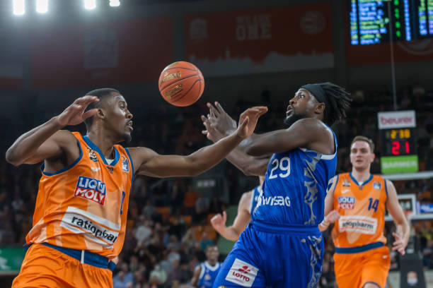 队中赢得了 队中赢得了