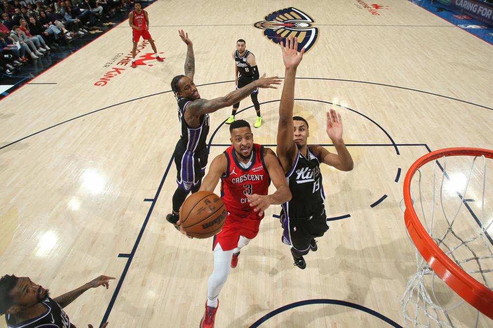 右后卫有伤 右后卫有伤